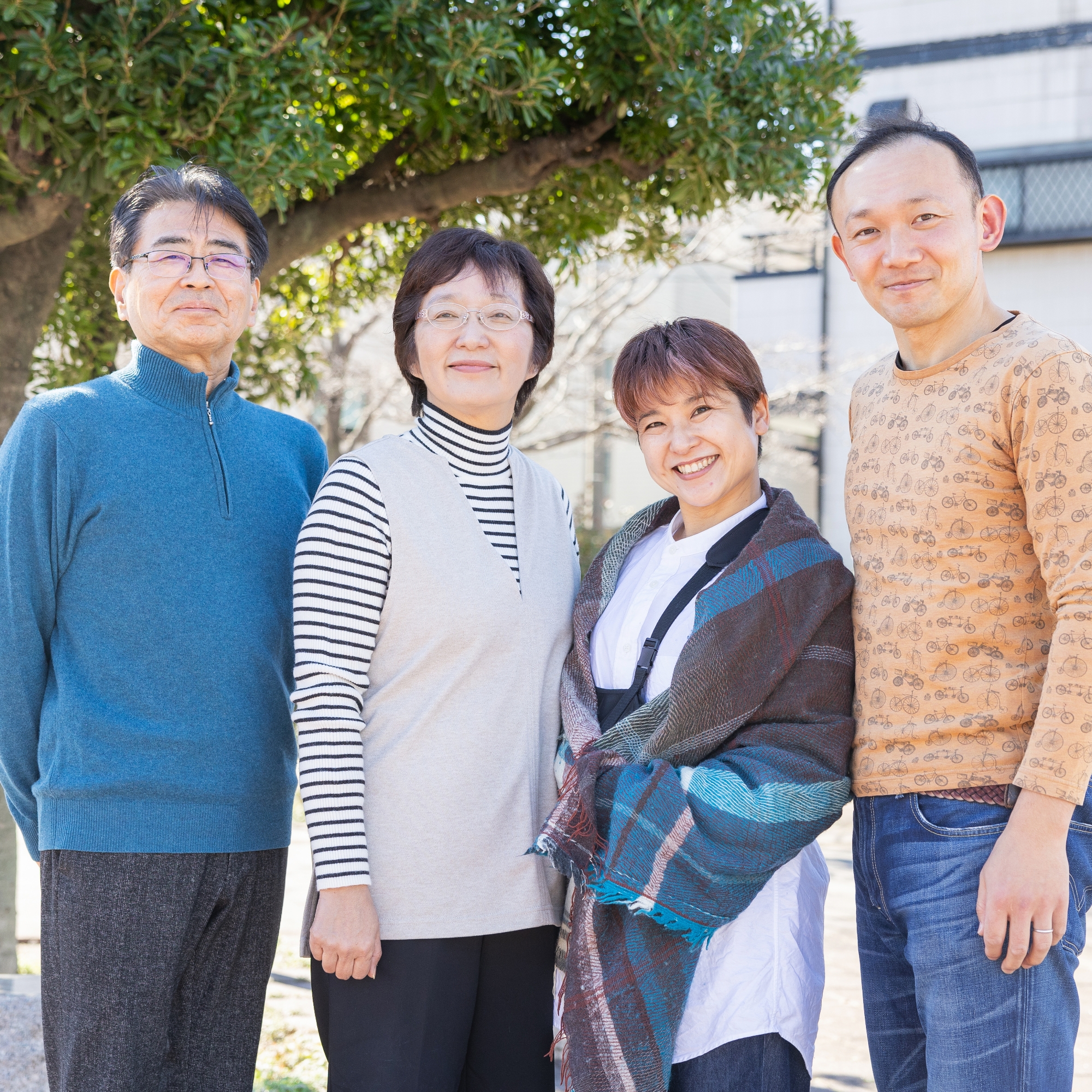 左から石井敦さん・佐智子さんご夫妻、森田恭子さん・陽一さんご夫妻