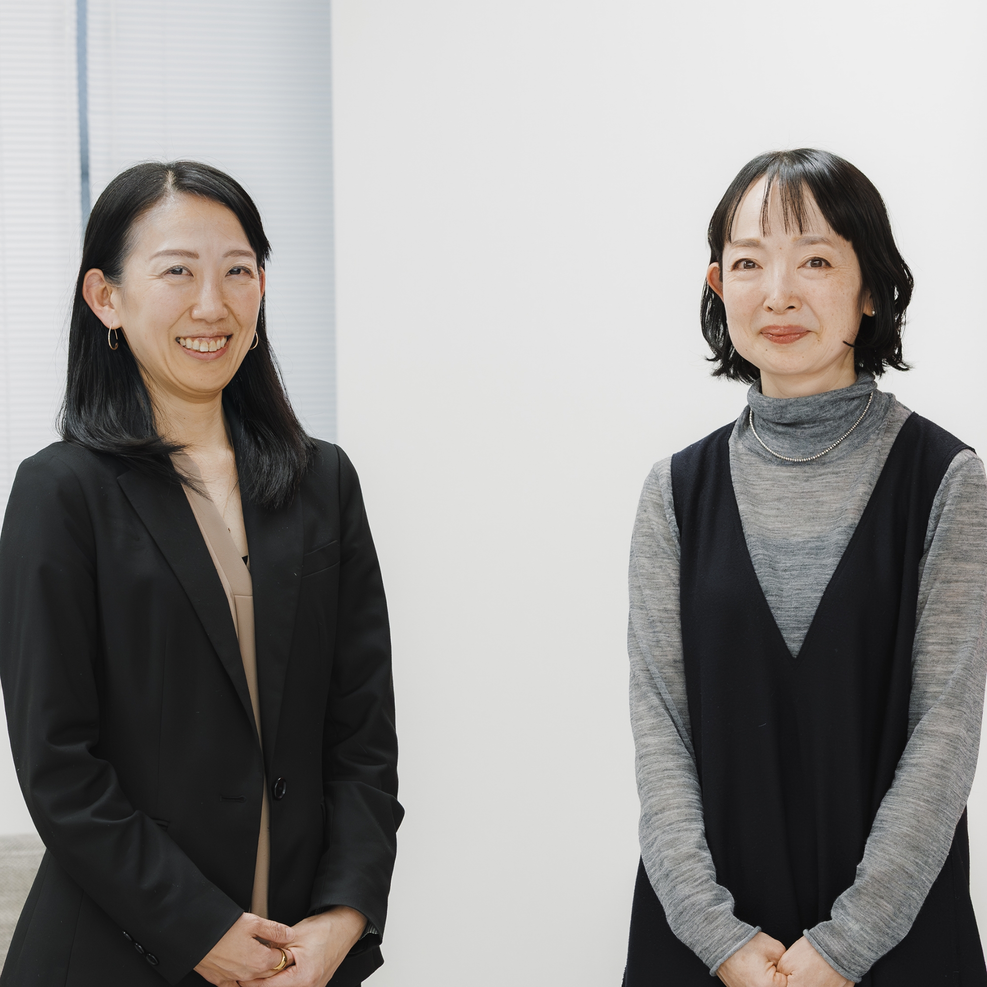 認定NPO法人「フローレンス」の石原綾乃さん（右）と赤坂緑さん
