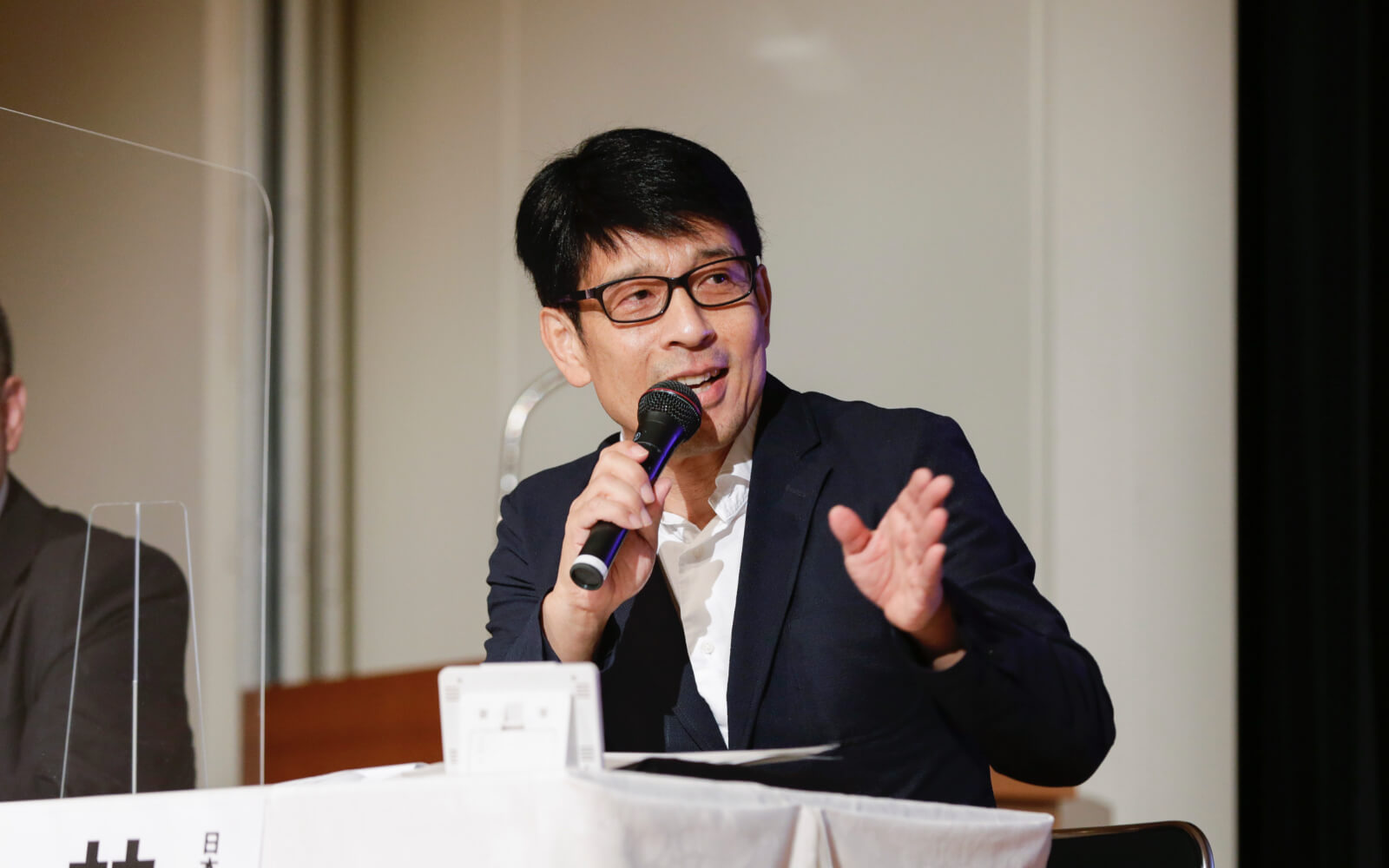 質問に答える林浩康さん