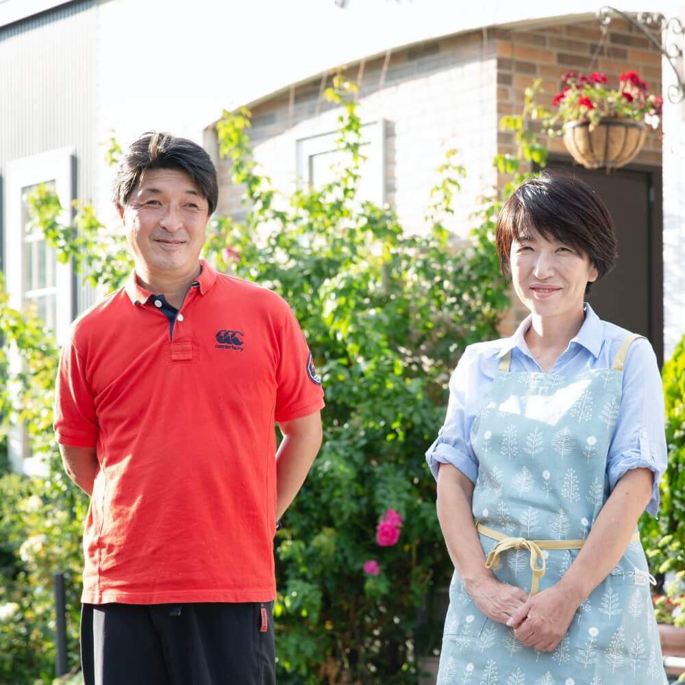 札幌市でファミリーホームを運営する杉山敏憲さん、真由美さん